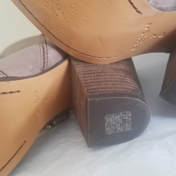 Coach leather bootie size 7M - Picture 9 of 12